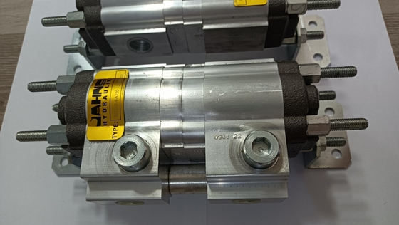 ROZION と JEONFF を Jahns MTO-2-4-A120 GEAR MOTOR 圧力 00 流量分割器に置き換える